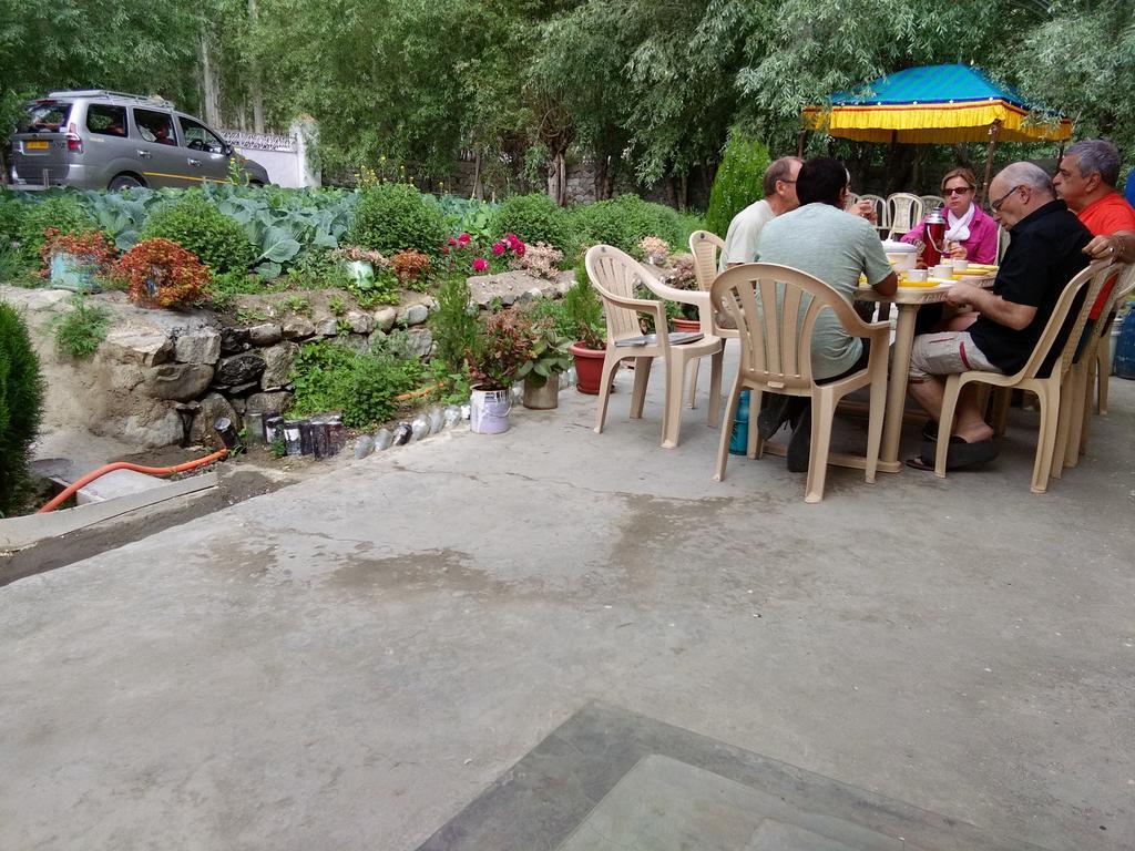 Galaxy Guest House Hundar المظهر الخارجي الصورة