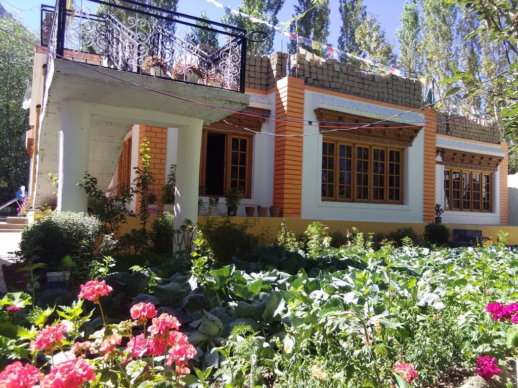 Galaxy Guest House Hundar المظهر الخارجي الصورة