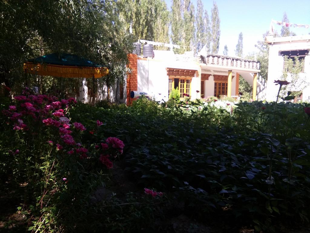 Galaxy Guest House Hundar المظهر الخارجي الصورة